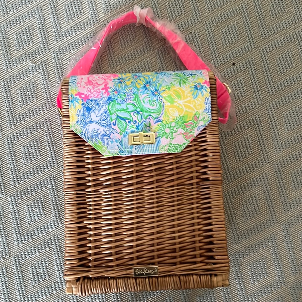 Lilly wine basket